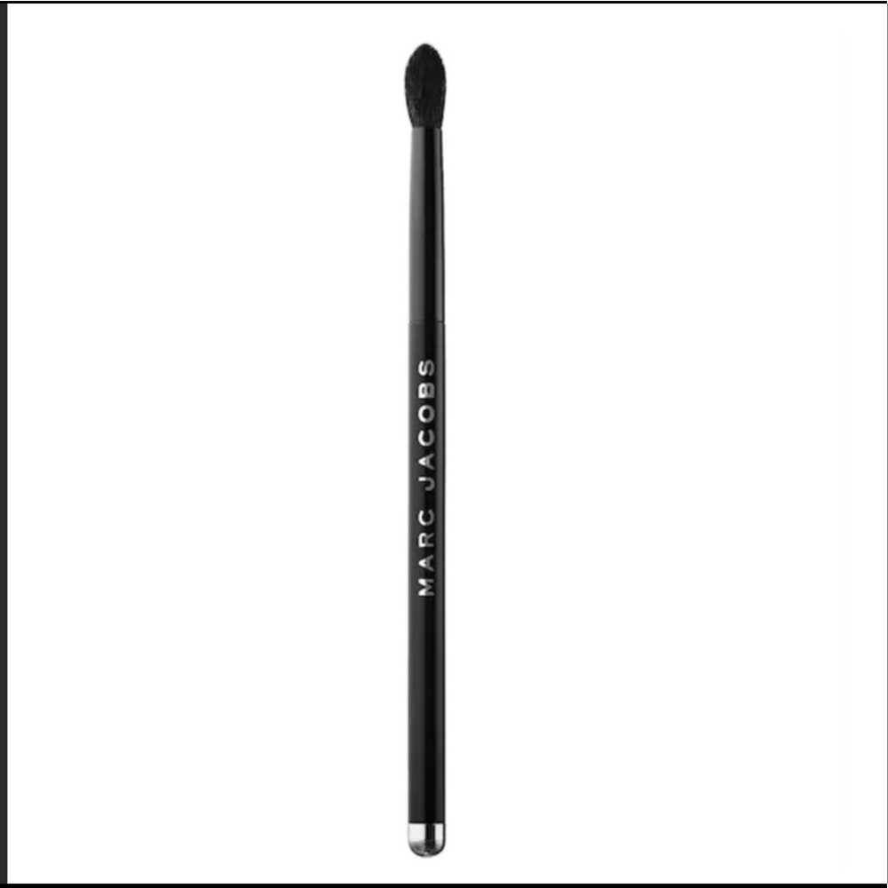 SOLD!!! Marc Jacobs the crease eyeshadow brush